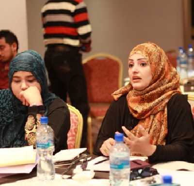 مايو نيوز - المشاركون: عدن مدينة تاريخية تعايشت فيها الديانات جنبا الى جنب على مدى السنين وشكلت ظاهرة حضارية مميزة كونها تقع على خط الملاحة الدولية
