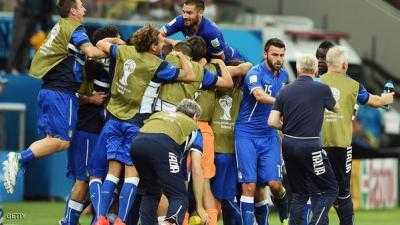 مايو نيوز - حقق المنتخب الإيطالي فوزا صعبا على منتخب انجلترا في أول مباريات الفريقين في مونديال البرازيل بهدفين لهدف في قمة مباريات المجموعة الرابعة في كاس العالم لكرة القدم 2014م المقامة حالياً في البرازيل .