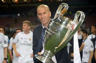 مايو نيوز - 
توج ريال مدريد بطلاً لدوري أبطال اوروبا للمرة 11 وذلك بعد تفوقه على اتلتيكو مدريد بفضل ركلات